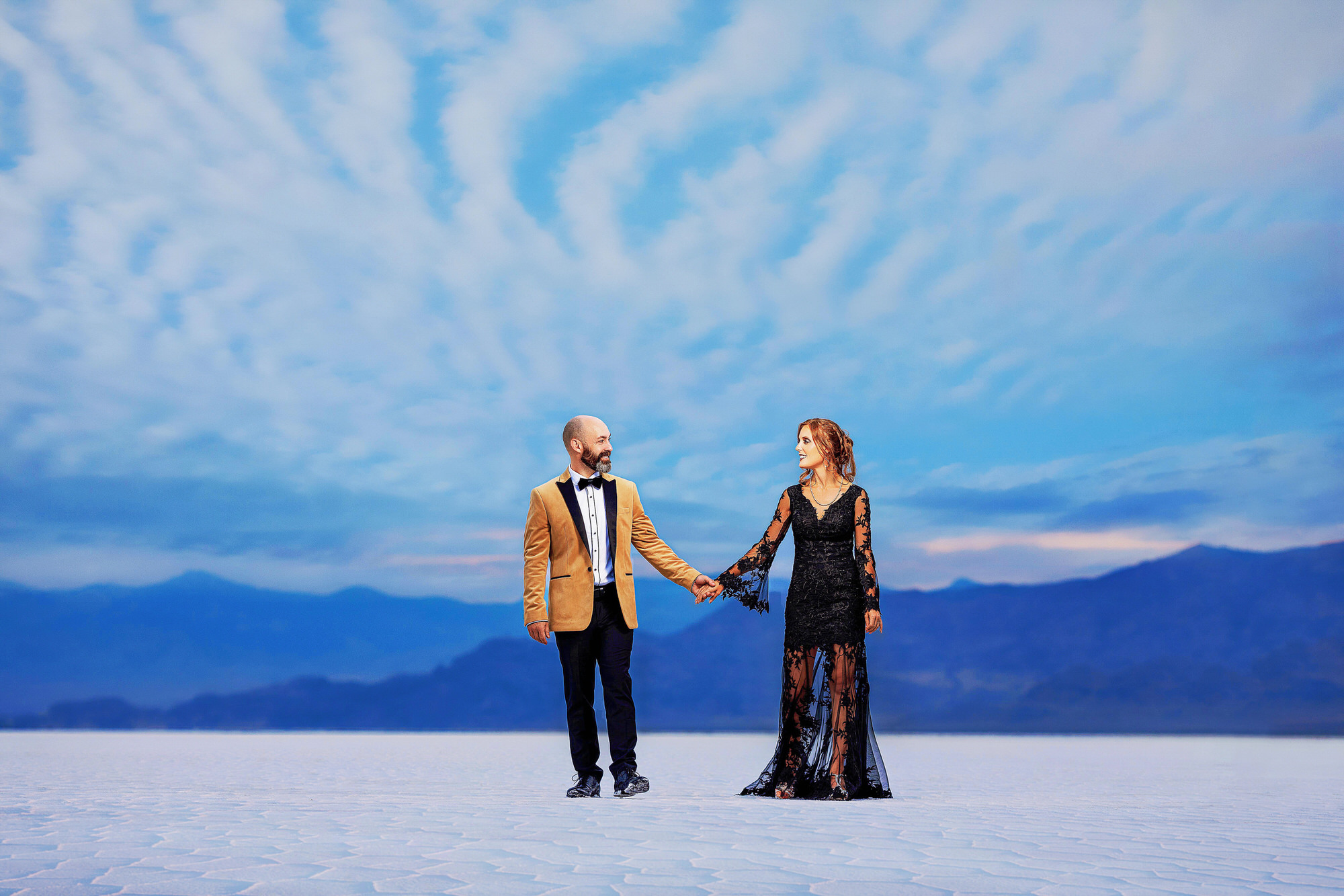 Bonneville_Salt_Flats-_Utah_wedding_elopement-Katinov-Photography-(2)