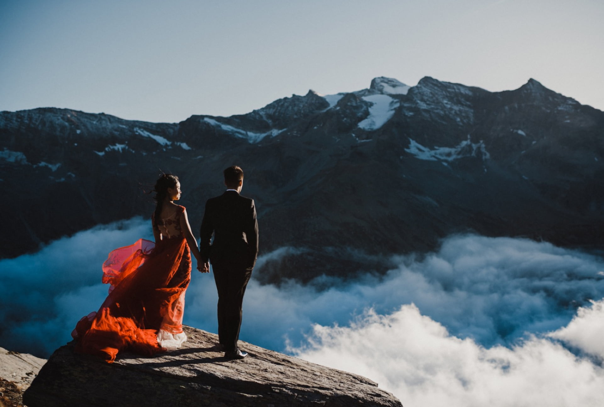 Elopement-on-the-Nivolet-Pass-in-the-Italian-Alps.-Intimate-and-romantic-wedding. 2