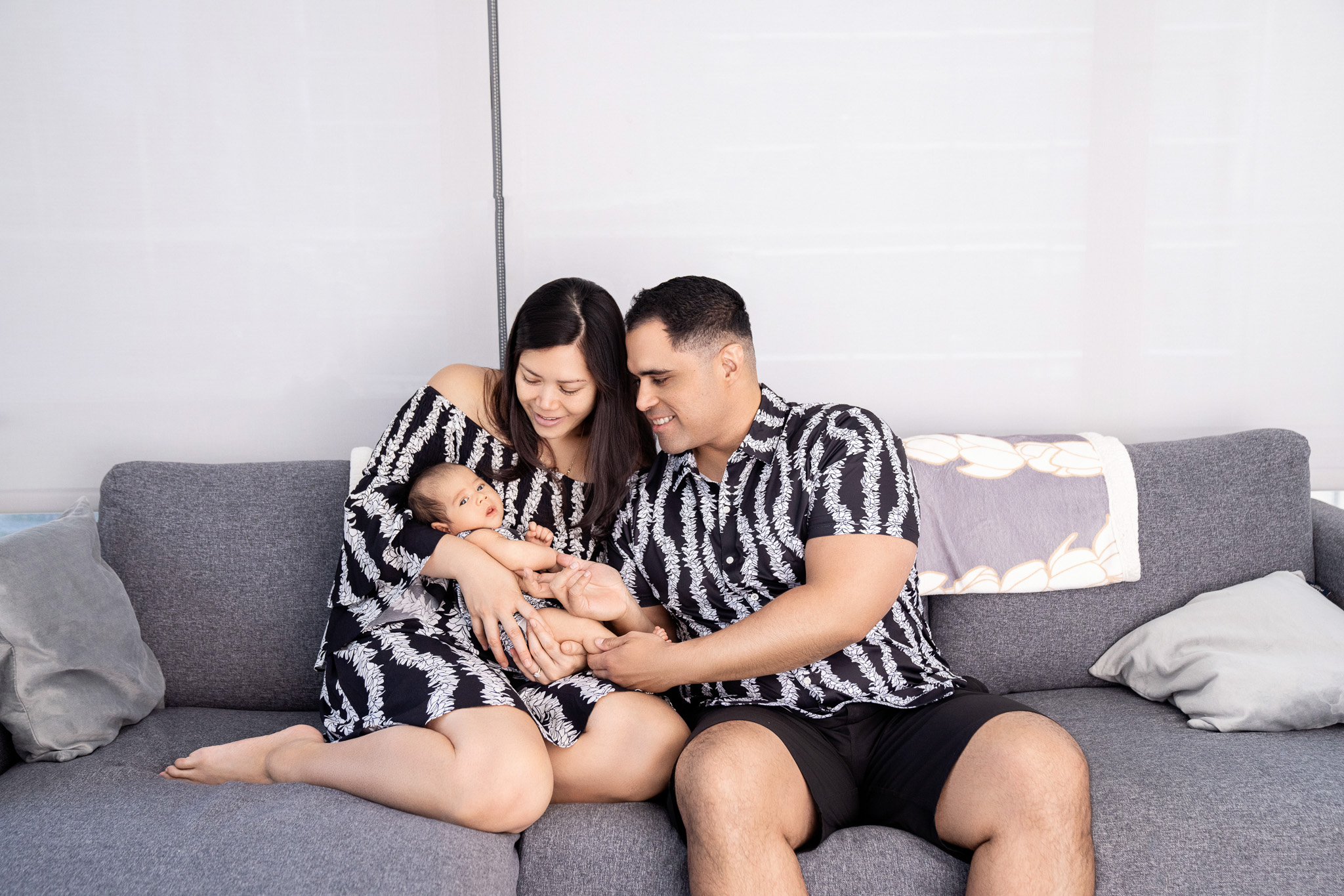 newborn-photography-at-home-midtown-new-york-hawaiian style11